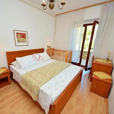 Hébergement de vacances Beachfront With Outdoor Pool *